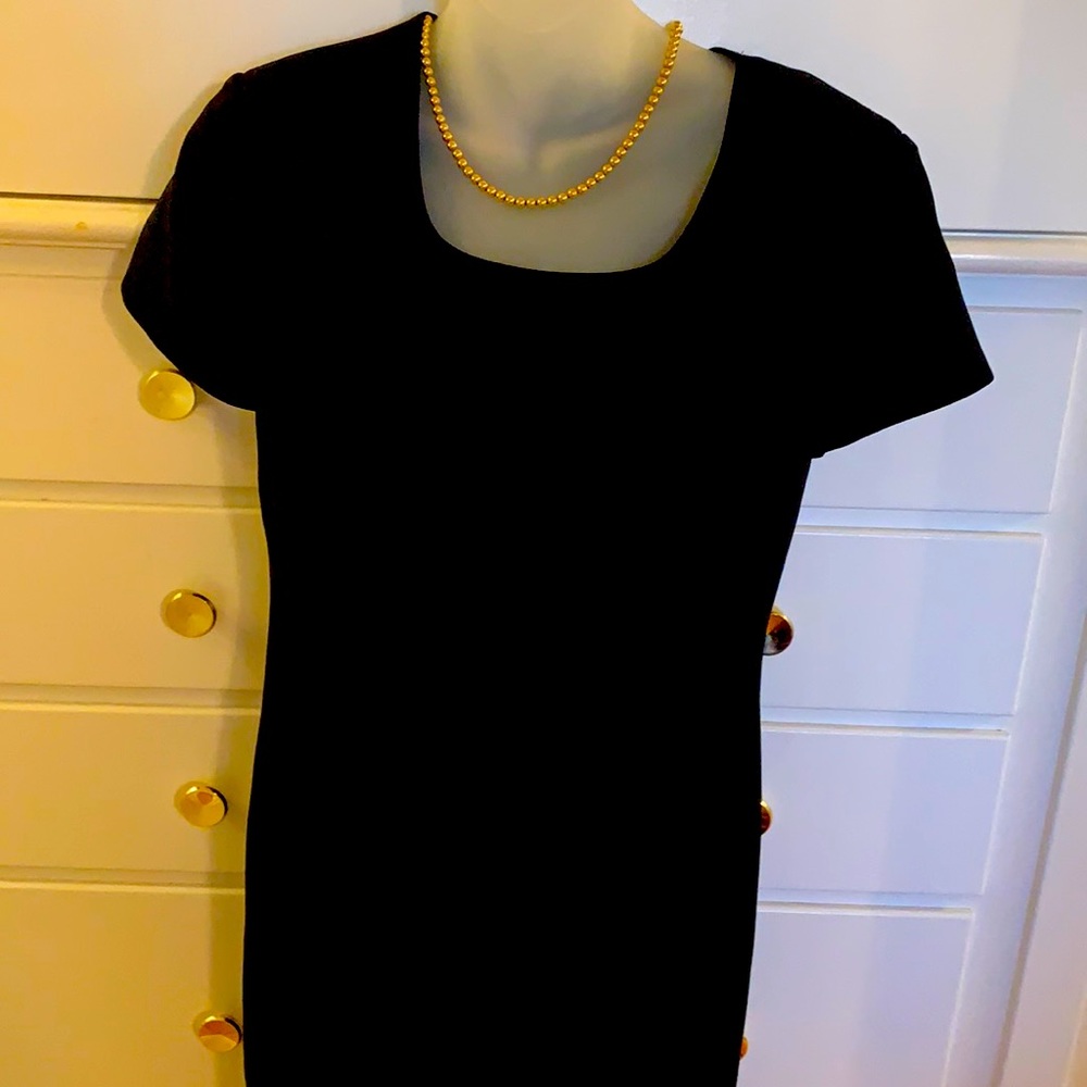 Worthington Black dress fits so beautifully on!